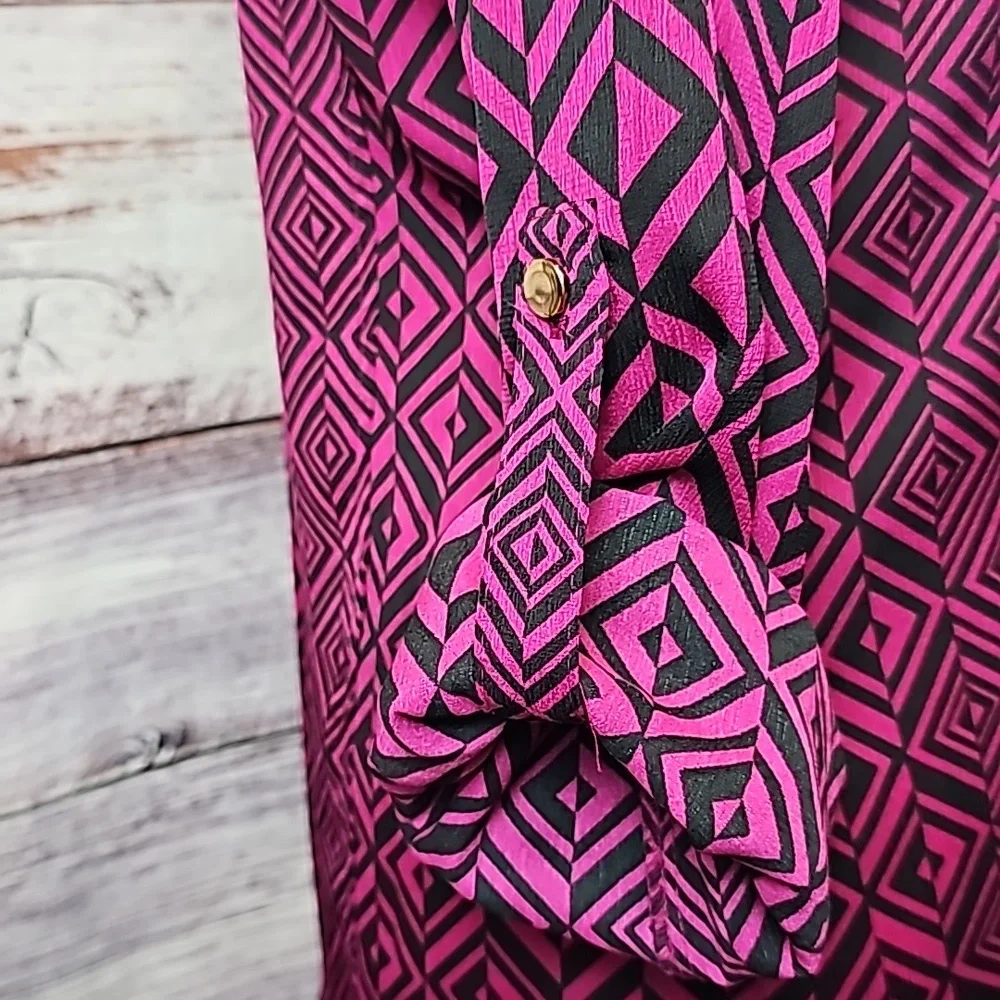 NEW DANA BUCHMAN CRANBERRY & BLACK LONG ROLL TAB SLEEVE BUTTON UP BLOUSE - Picture 10 of 16